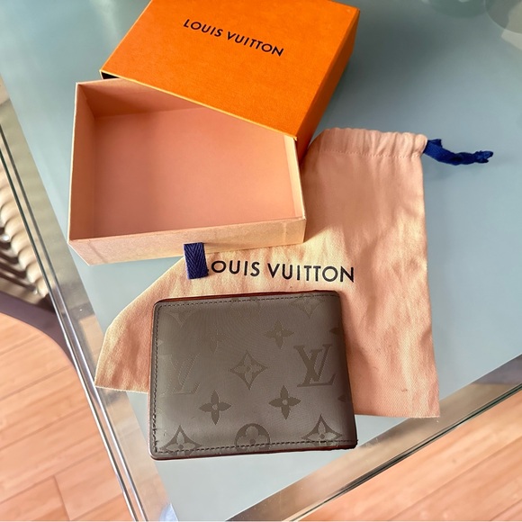 100% Authentic Louis Vuitton Rare Rare Wallet - Picture 2 of 7